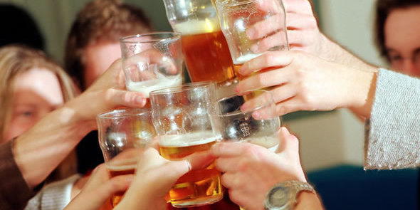 cheersdrinkinglagerbeeralcoholpintstudentspostboxesuk